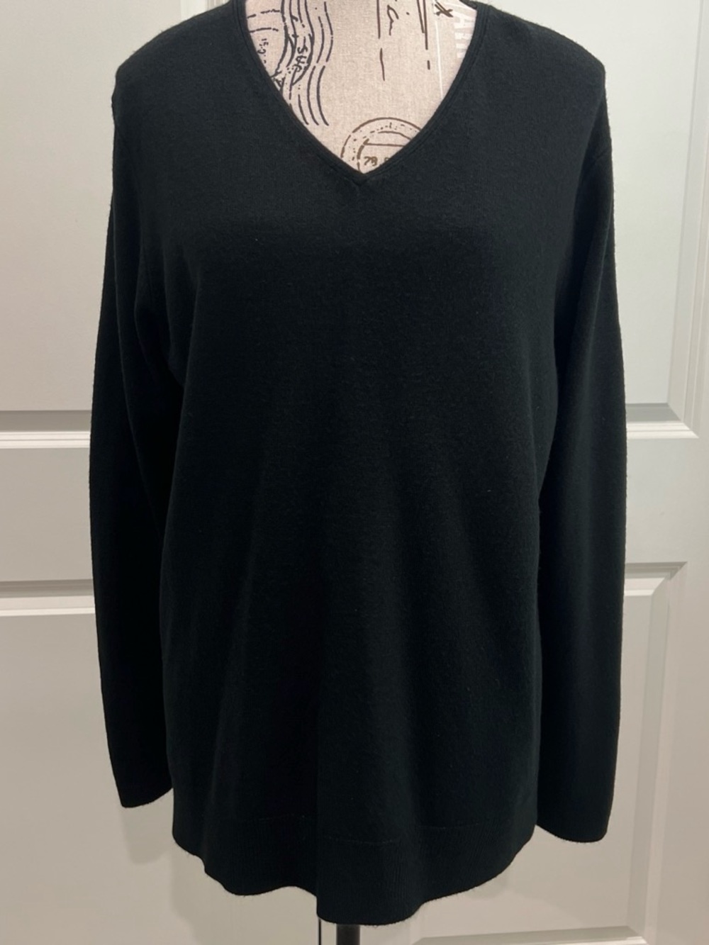 Marled by Reunited Clothing Black V-Neck Sweater. Size XL